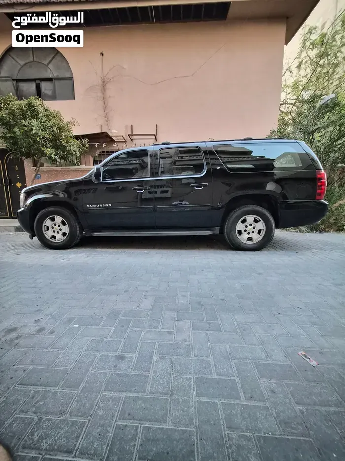 Chevrolet Suburban 2014 photo 2
