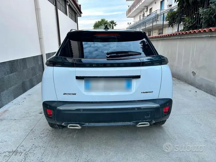 Peugeot 2008 2024 photo 2