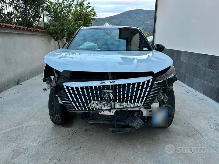 Peugeot 2008 2024 photo 5