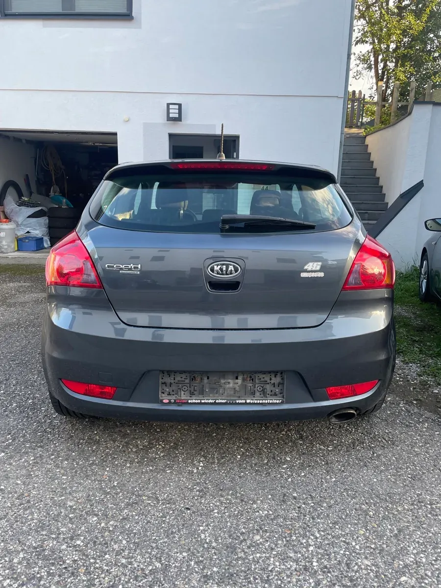 Kia Proceed
