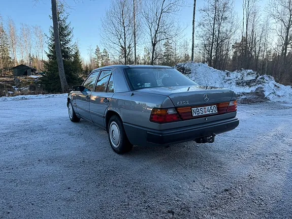 Mercedes-Benz 230 E 1989 photo 4