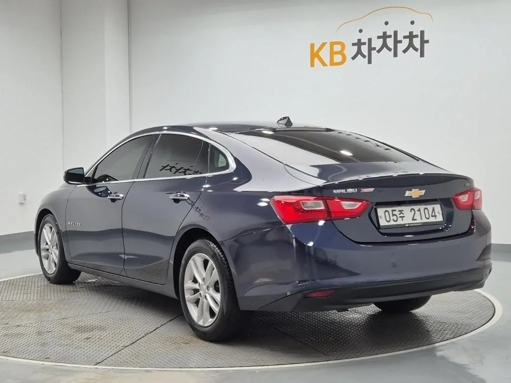 Chevrolet Malibu 2017 photo 2