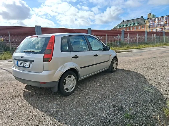 Ford Fiesta 2003 photo 3