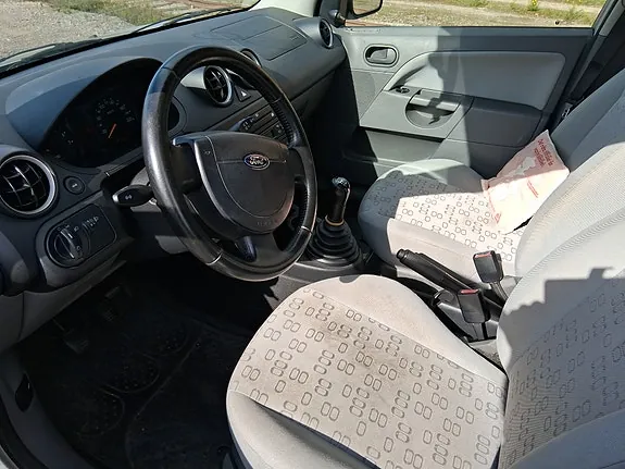 Ford Fiesta 2003 photo 5