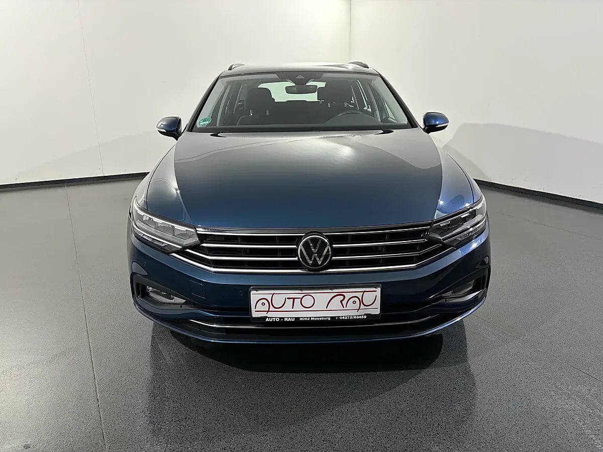 Volkswagen Passat 2022 photo 2