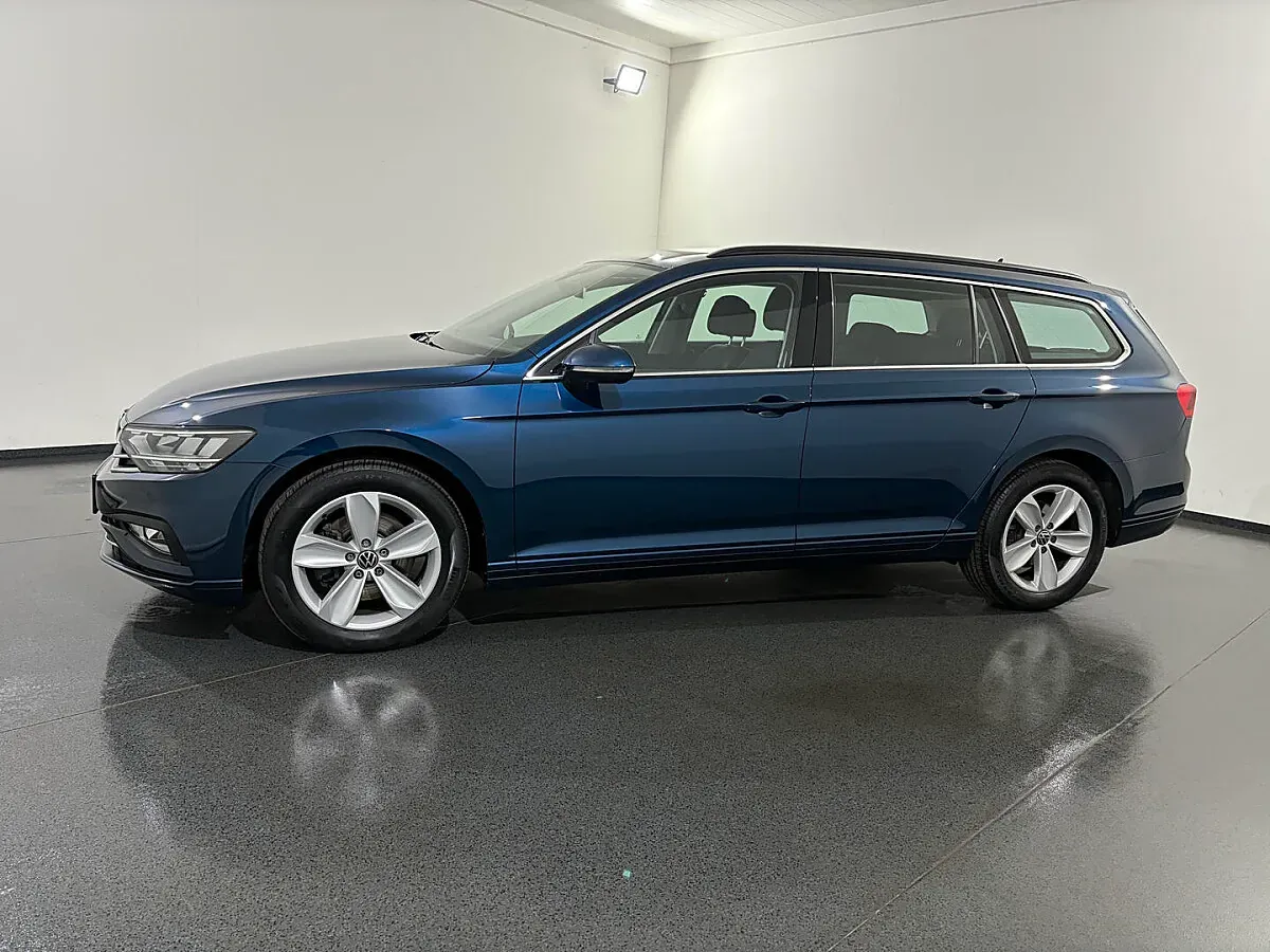 Volkswagen Passat 2022 photo 3