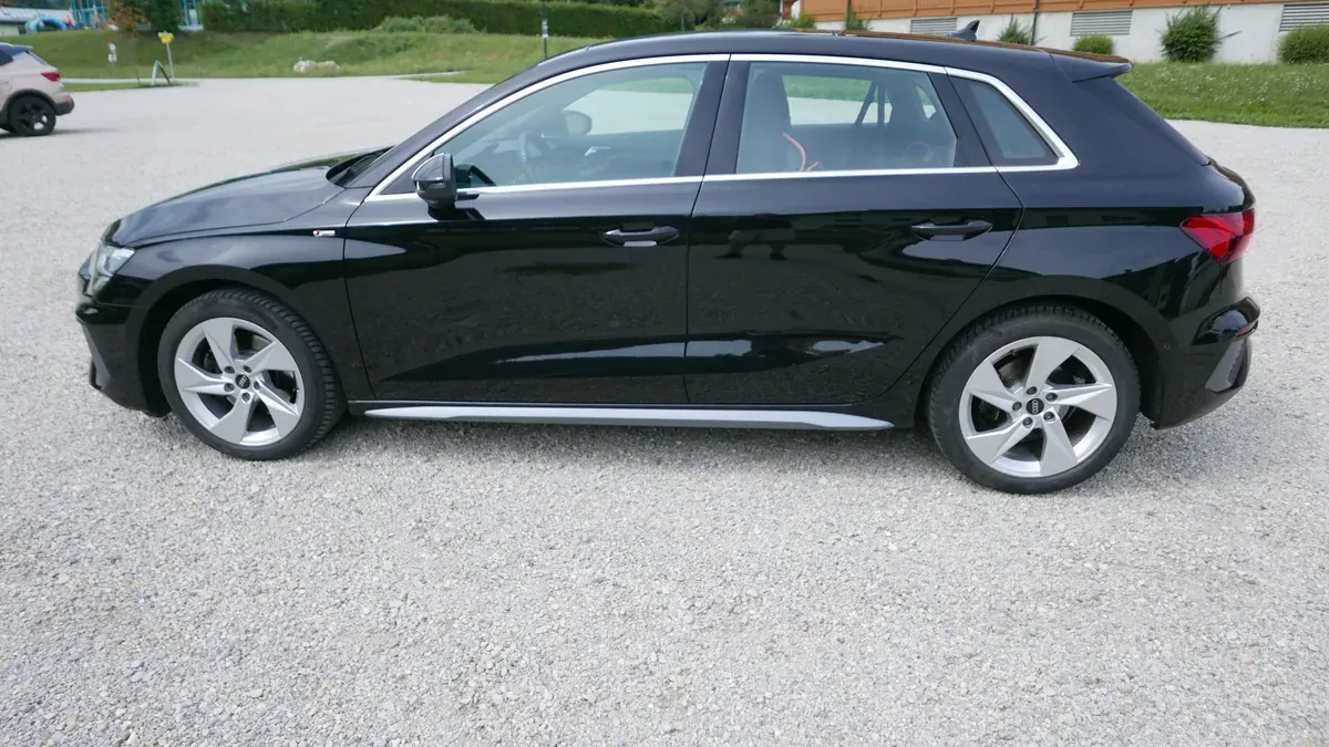 Audi A3 2024 photo 2