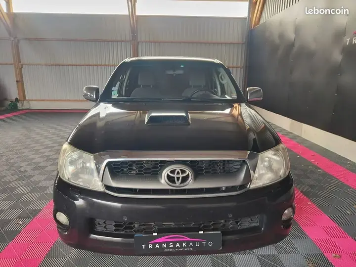Toyota Hilux 2010 photo 2