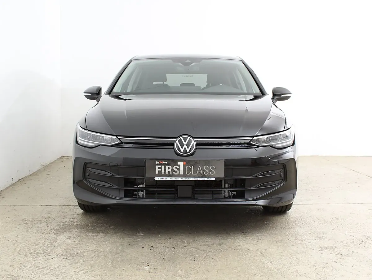 Volkswagen Golf 2025 photo 2