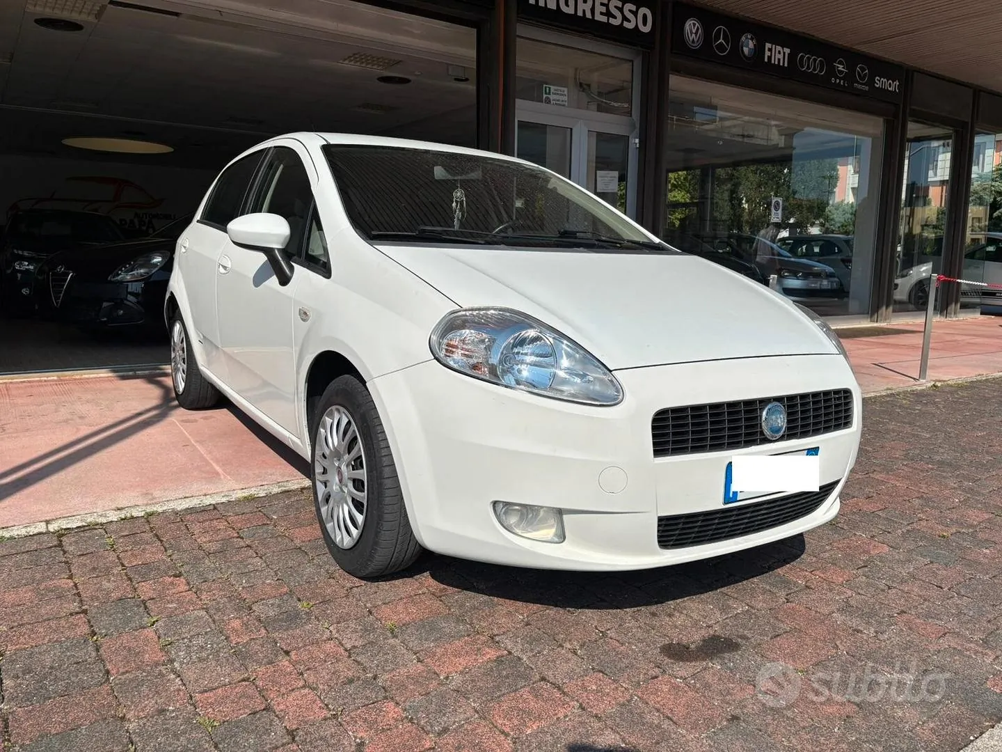 Fiat Grande Punto 2006 photo 2