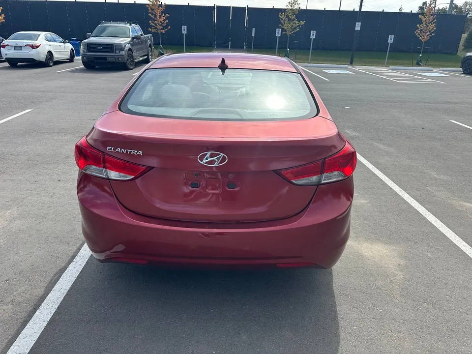 Hyundai Elantra 2013 photo 5