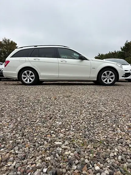 Mercedes-Benz C200 2012 photo 2