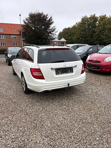 Mercedes-Benz C200 2012 photo 4