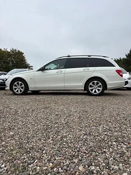 Mercedes-Benz C200 2012 photo 3