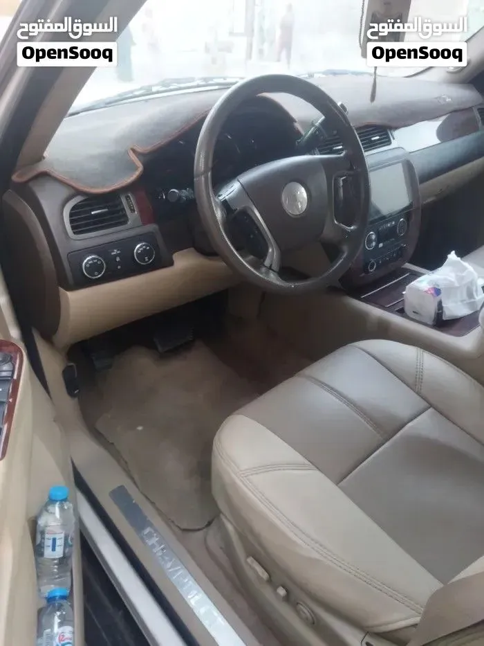 Chevrolet Tahoe 2010 photo 2