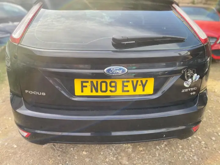 Ford Focus 2009 photo 2