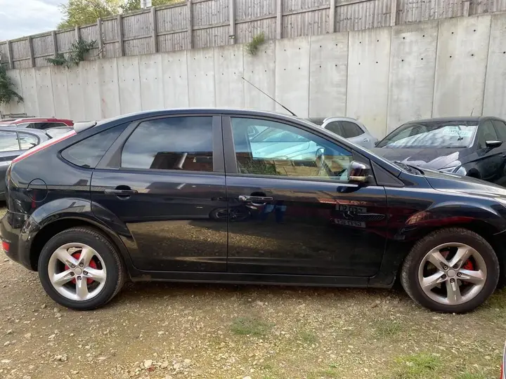 Ford Focus 2009 photo 3