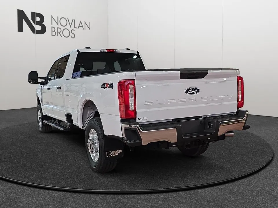 Ford F-350 Super Duty 2027 photo 3