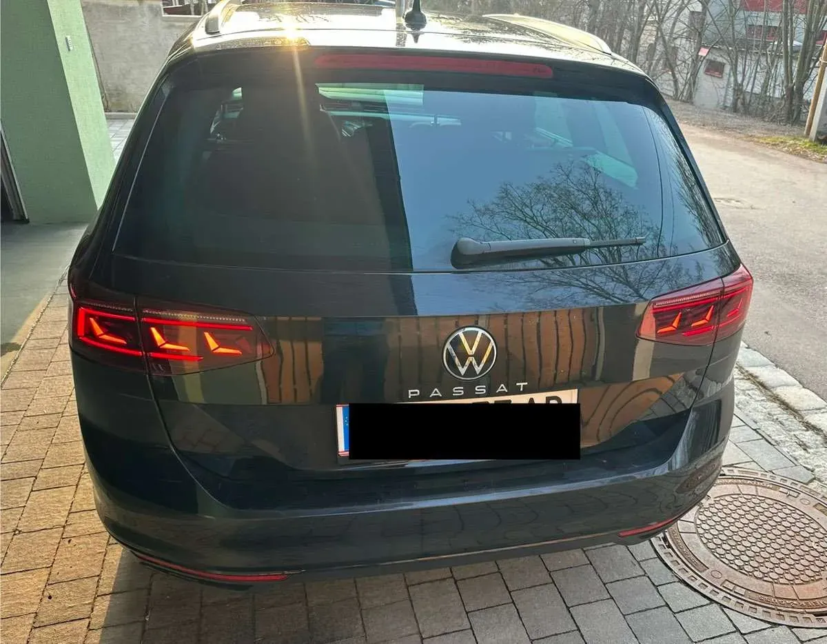 Volkswagen Passat 2022 photo 3