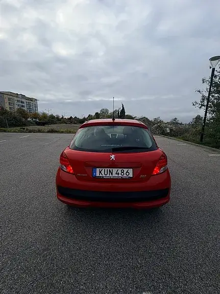 Peugeot 207 2010 photo 4
