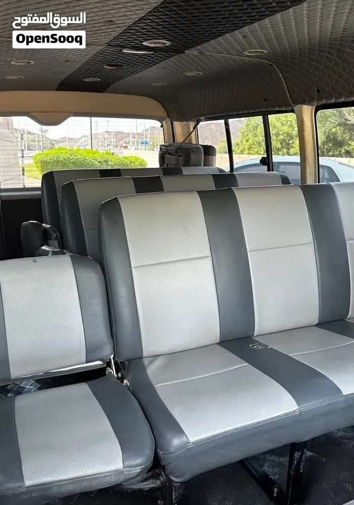 Toyota Hiace 2010 photo 3