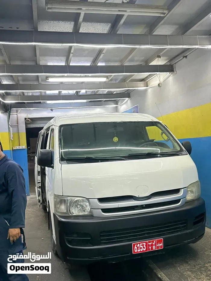 Toyota Hiace 2010 photo 5