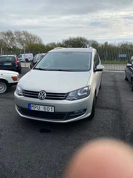 Volkswagen Sharan 2012 photo 2