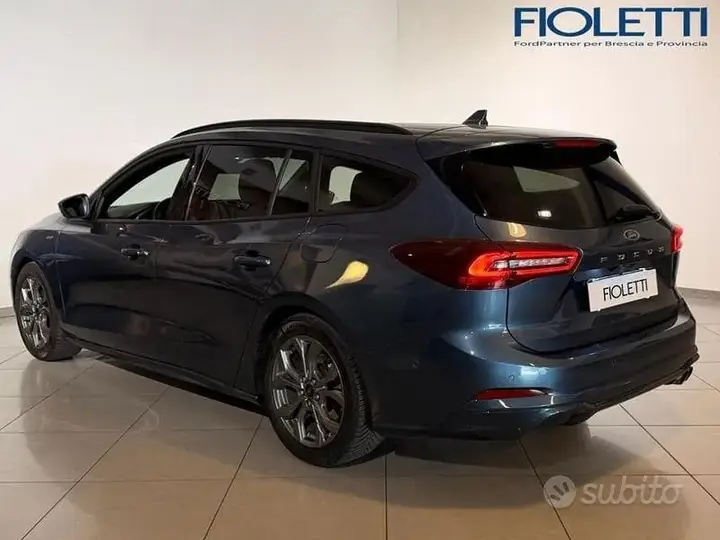 Ford Focus 2022 photo 2