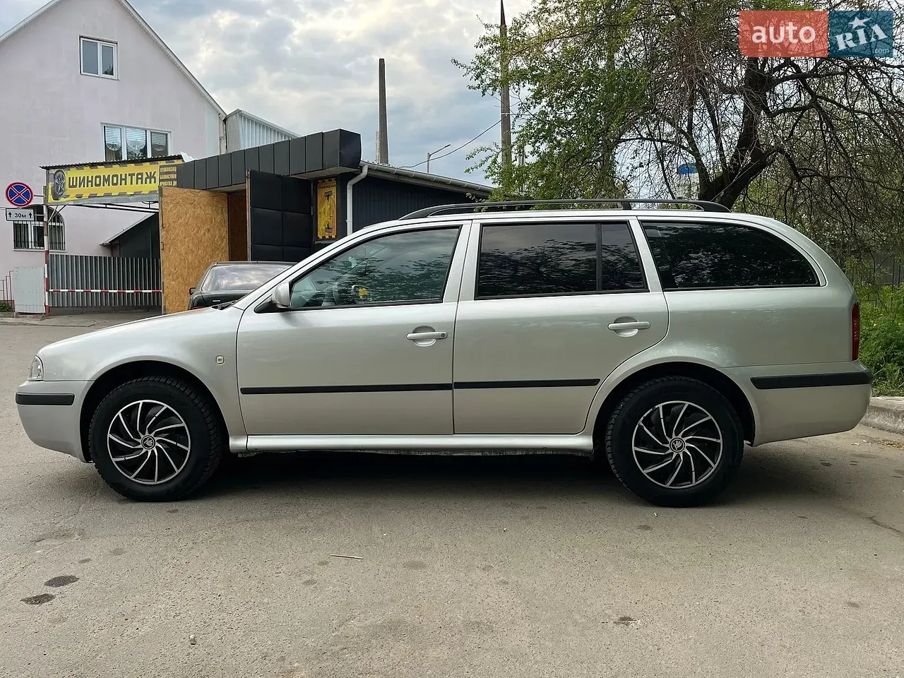 Skoda Octavia 2004 photo 4