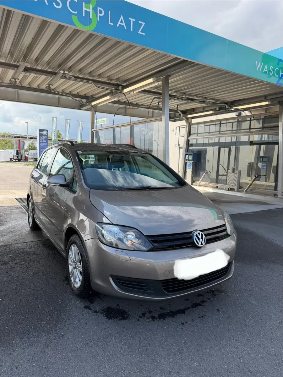 Volkswagen Golf 2010 photo 3