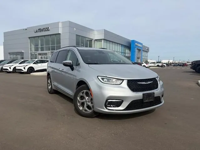 Chrysler Pacifica 2023 photo 2