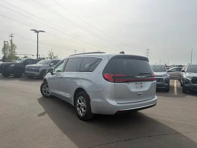 Chrysler Pacifica 2023 photo 4