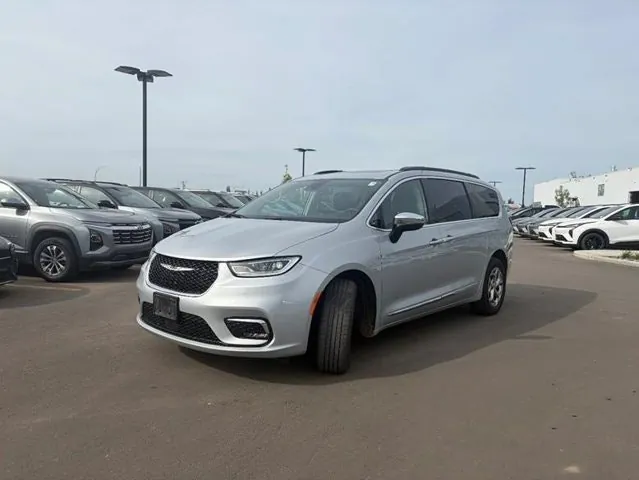 Chrysler Pacifica 2023 photo 3