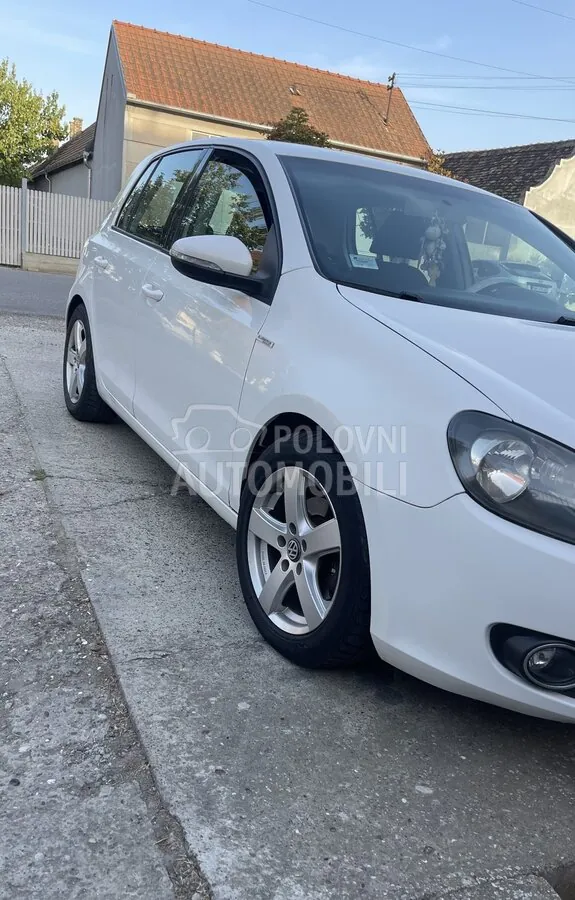 Volkswagen Golf 2011 photo 2