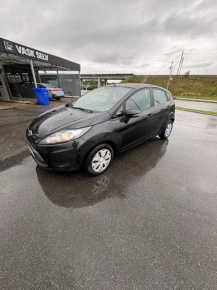 Ford Fiesta 2010 photo 5