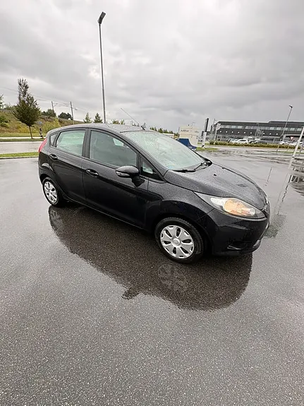 Ford Fiesta 2010 photo 3