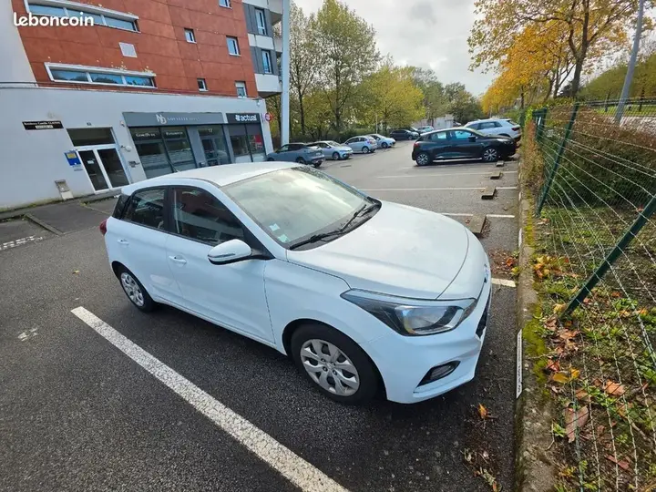 Hyundai I20 2018 photo 2
