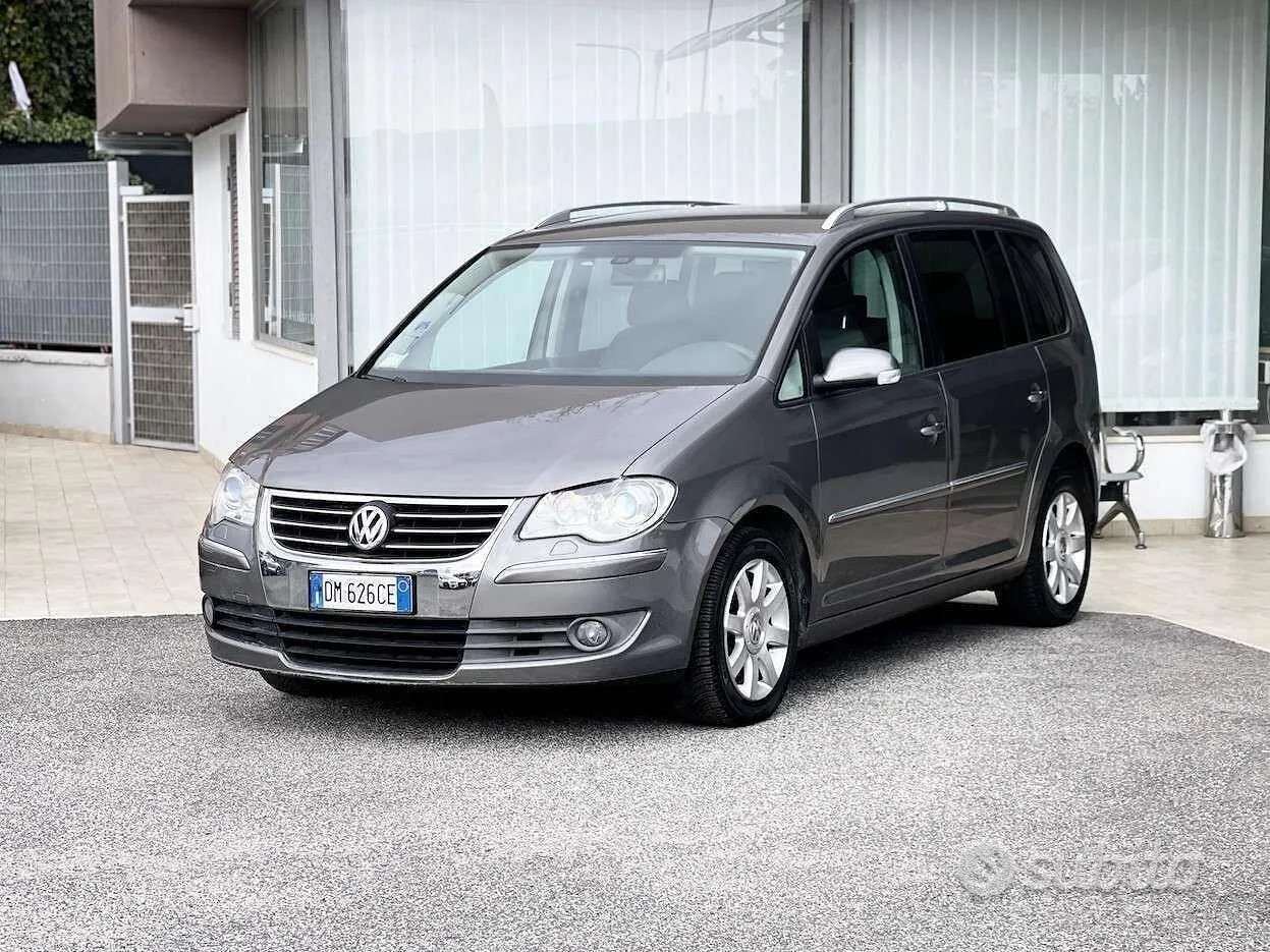 Volkswagen Touran 2008 photo 3