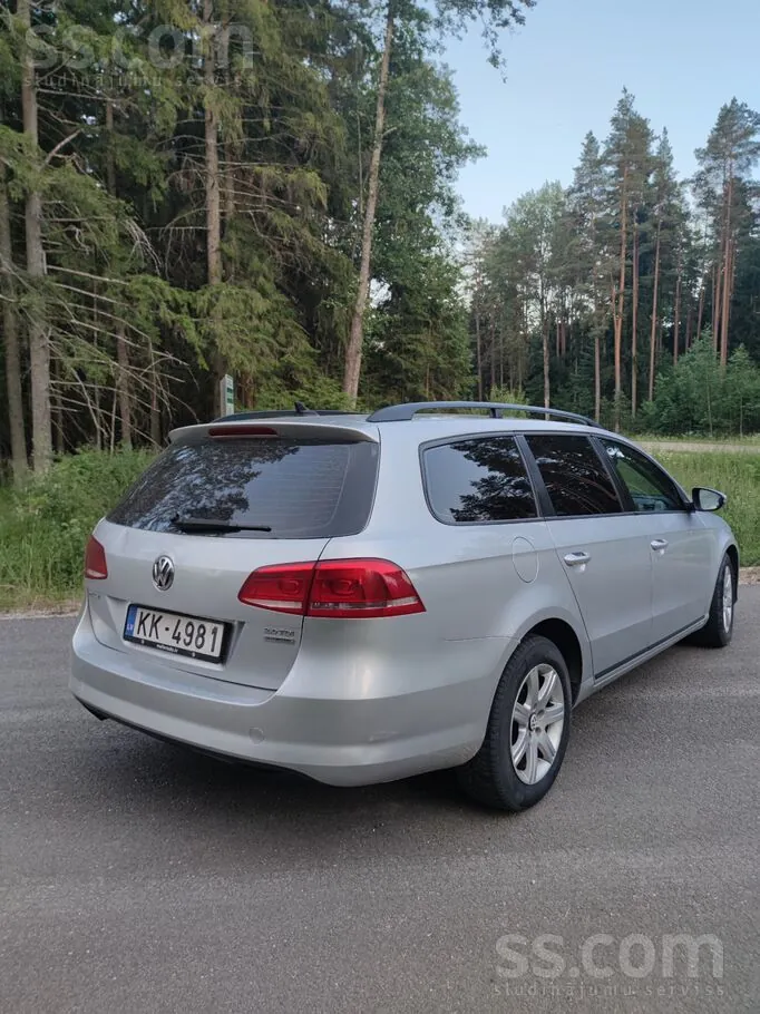 Volkswagen Passat 2011 photo 2