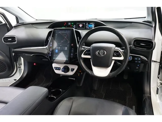 Toyota Prius 2017 photo 2