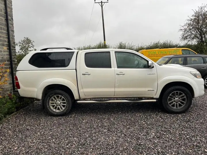 Toyota Hilux 2015 photo 5