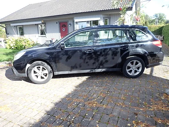 Subaru Outback 2013 photo 2