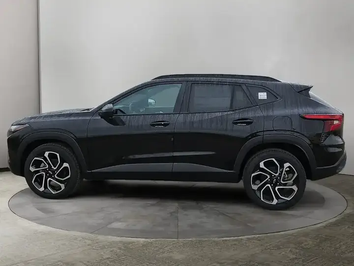 Chevrolet Trax 2026 photo 2