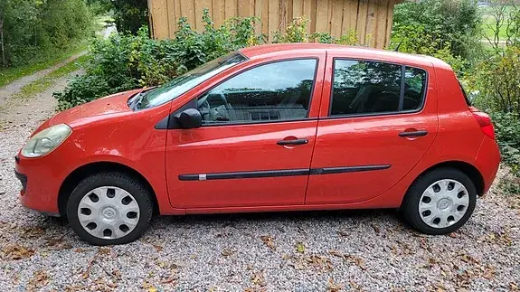 Renault Clio 2006 photo 2