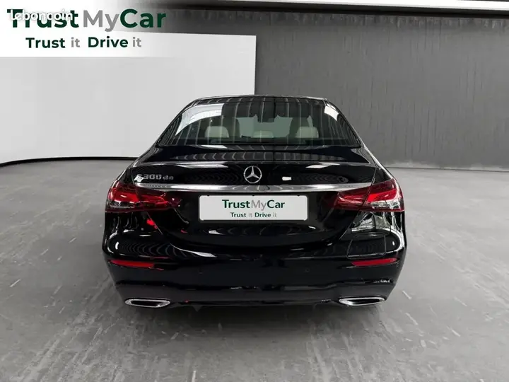 Mercedes-Benz E-Class 2022 photo 5