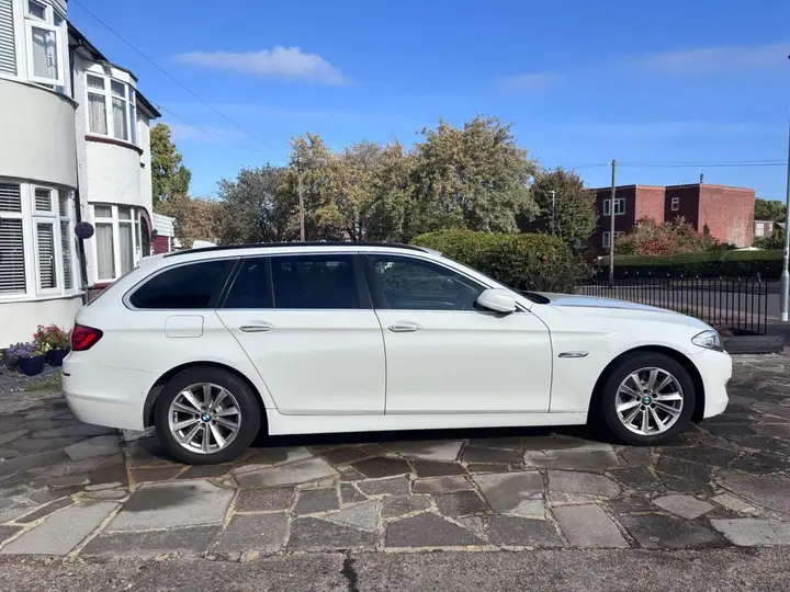BMW 5 Series 2012 photo 3
