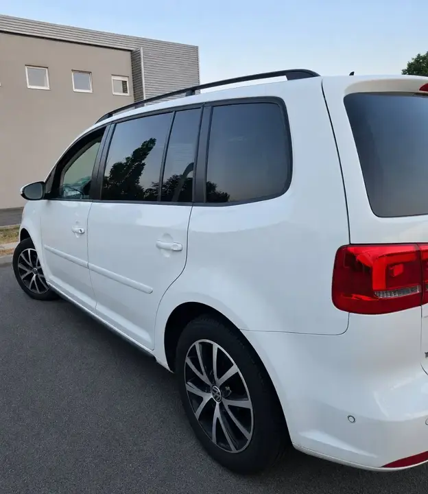 Volkswagen Touran 2015 photo 3