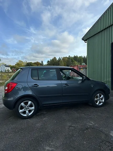 Skoda Fabia 2012 photo 4