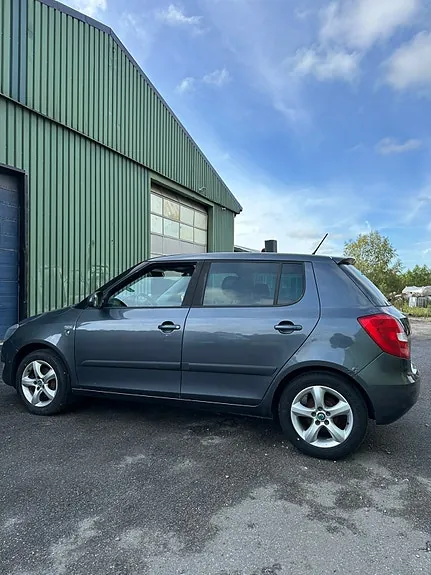 Skoda Fabia 2012 photo 2