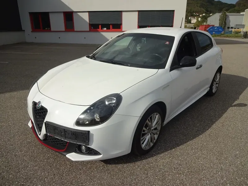 Alfa Romeo Giulietta 2018 photo 2